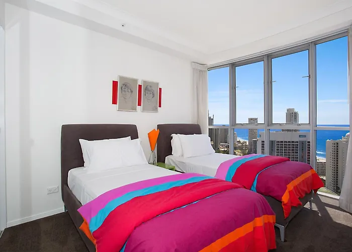 Chevron Renaissance - Hr Surfers Paradise